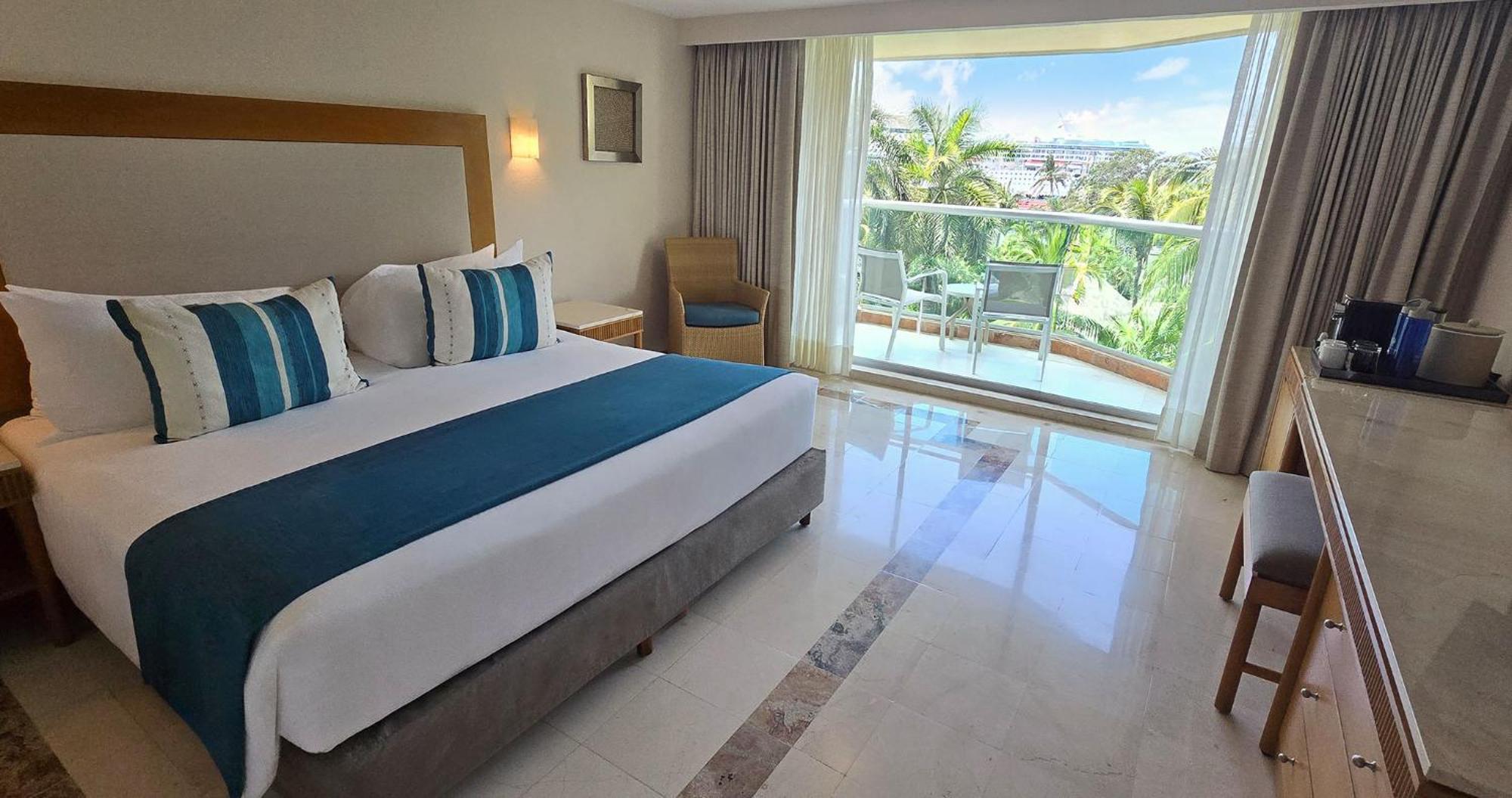 Grand Park Royal 5*